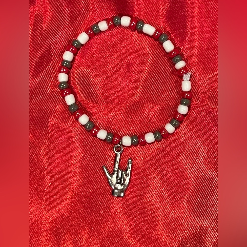 Sign language ‘I love you’ bracelet